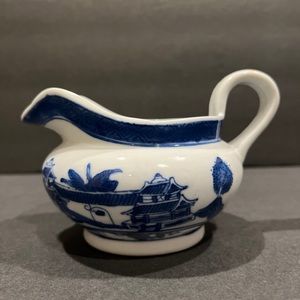 GUANGZHOU ARTS & CRAFTS ORIENTAL BLUE AND WHITE CREAMER